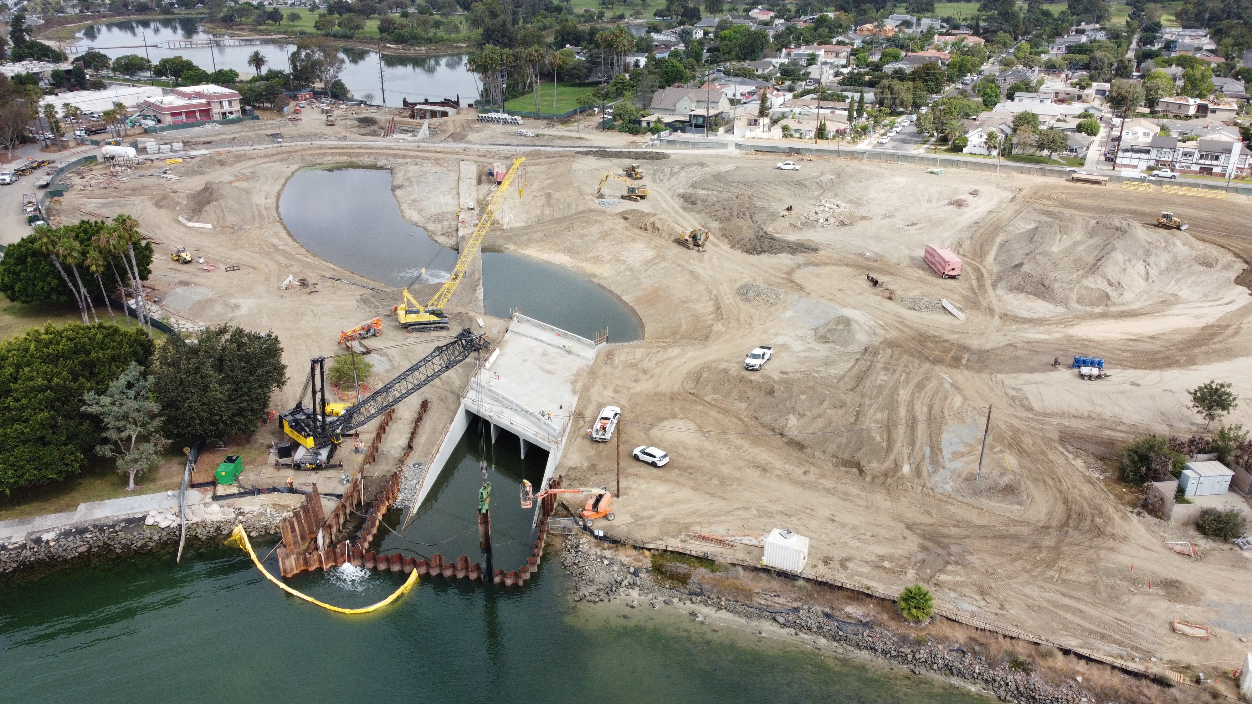 Eliot Street: Existing diversion channel in service, Tidal flow rerouted through bridge channel