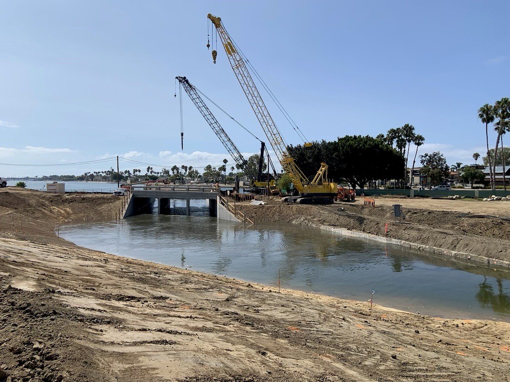 Eliot Street: Existing diversion channel in service, Tidal flow rerouted through bridge channel